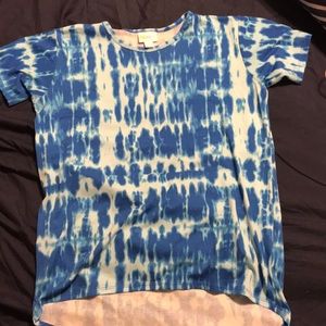 Girls LuLaRoe shirt